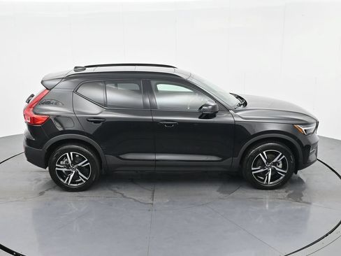 Used 2024 Volvo XC40 B5 Core AWD/4WD image 23