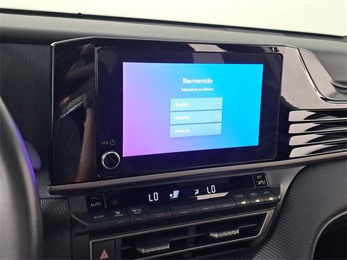 Used 2025 Toyota Camry LE image 28