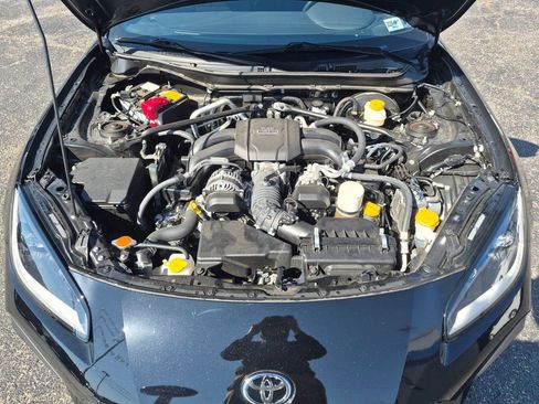 Used 2025 Toyota GR86 w/ Performance Package RWD image 9