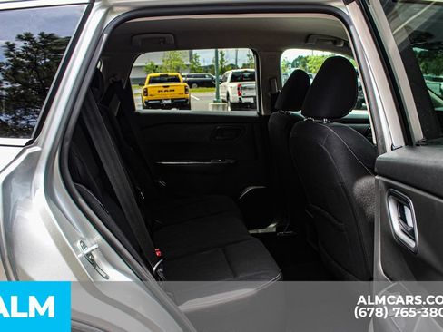 Used 2024 Nissan Rogue S FWD image 18