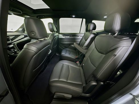 Used 2025 Cadillac XT6 Premium Luxury image 30