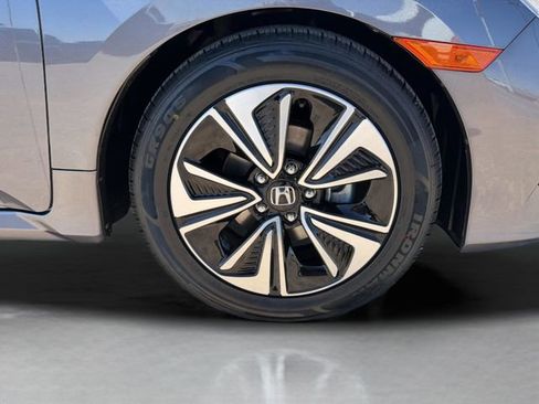 Used 2017 Honda Civic EX-T image 9