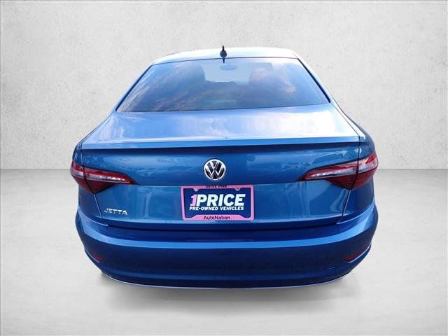 Used 2021 Volkswagen Jetta SE w/ SE Cold Weather Package FWD image 3