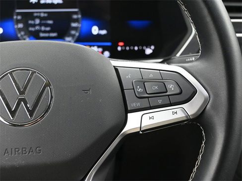 Used 2024 Volkswagen Tiguan SE image 22