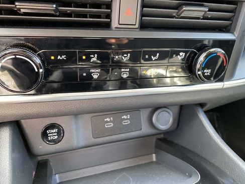 Used 2024 Nissan Rogue S AWD/4WD image 13
