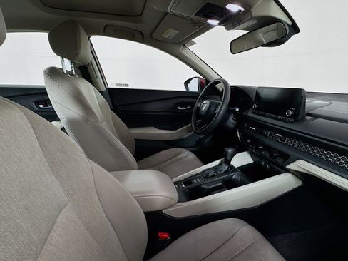 Used 2024 Honda Accord EX image 27