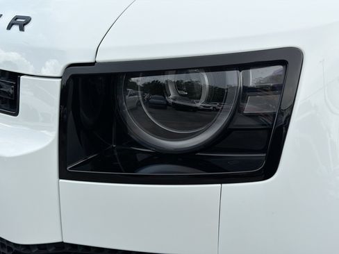 New 2026 Land Rover Defender 110 X-Dynamic SE AWD/4WD image 9