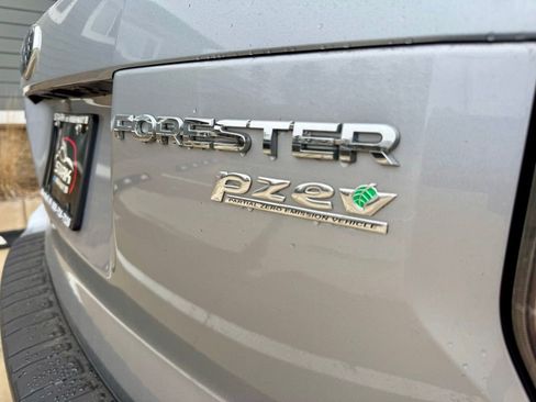 Used 2016 Subaru Forester 2.5i Touring w/ Eyesight & Navigation System image 10