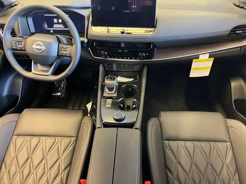 New 2026 Nissan Rogue Platinum w/ Platinum Premium Package AWD/4WD image 13