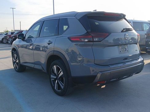 Used 2024 Nissan Rogue SL FWD image 8
