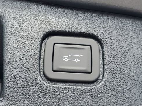 New 2025 Chevrolet Blazer EV RS image 13