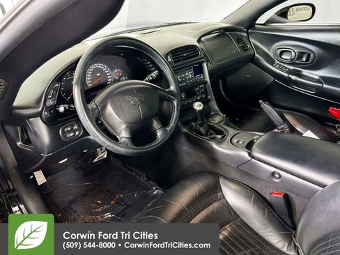 Used 2004 Chevrolet Corvette Convertible w/ Preferred Equipment Group RWD image 3