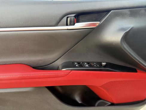 Used 2019 Toyota Camry XSE image 18