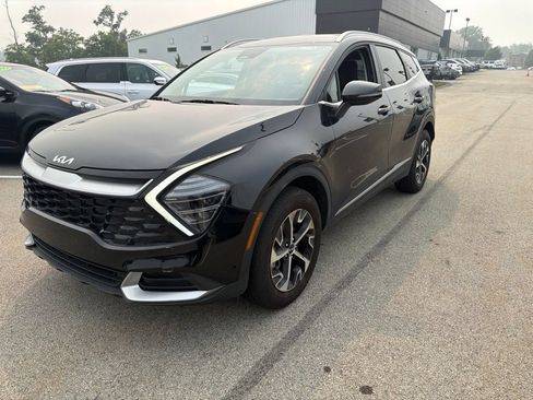 Certified 2024 Kia Sportage EX AWD/4WD image 3