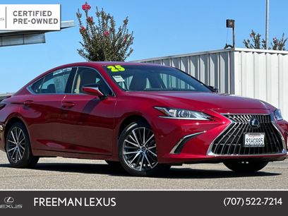 Used 2025 Lexus ES 300h w/ Premium Package