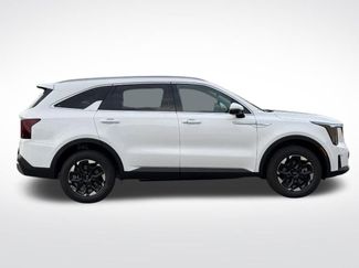 New 2026 Kia Sorento S video 2