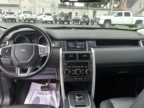 Used 2017 Land Rover Discovery Sport SE AWD/4WD image 12