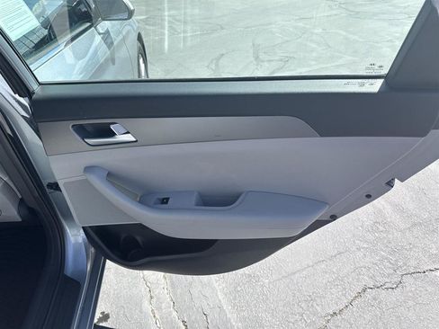 Used 2016 Hyundai Sonata SE w/ Winter Weather Package FWD image 23