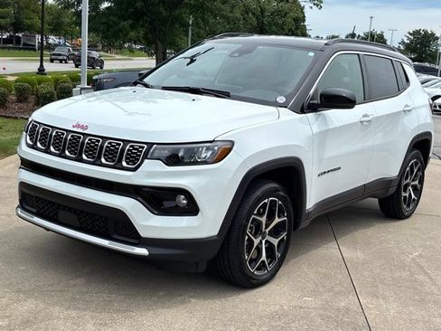 Used 2026 Jeep Compass Limited AWD/4WD image 12