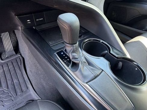 Used 2019 Toyota Camry LE FWD image 24