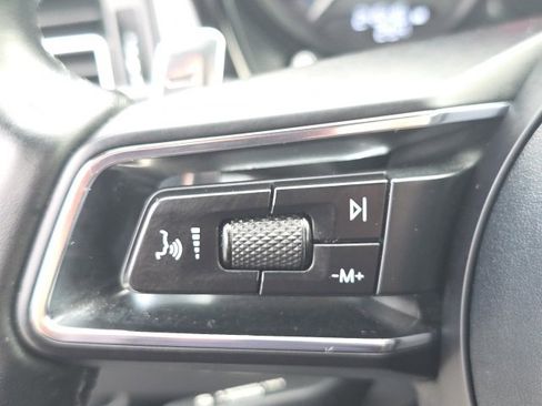 Used 2022 Porsche Macan image 16