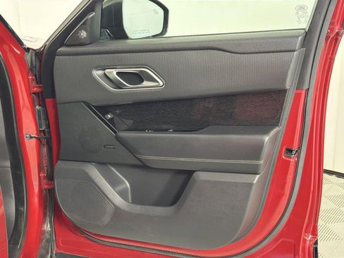 Used 2020 Land Rover Range Rover Velar R-Dynamic S image 32