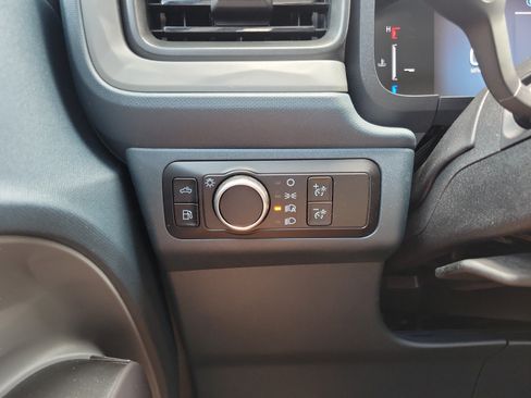 Used 2025 Ford Maverick XL FWD image 19