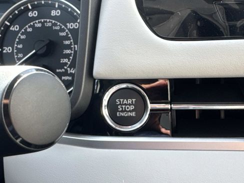 New 2026 Mitsubishi Outlander SE image 25