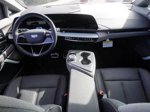 New 2026 Cadillac Optiq Luxury 1 image 10