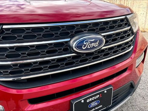 Certified 2022 Ford Explorer XLT w/ Equipment Group 202A image 30