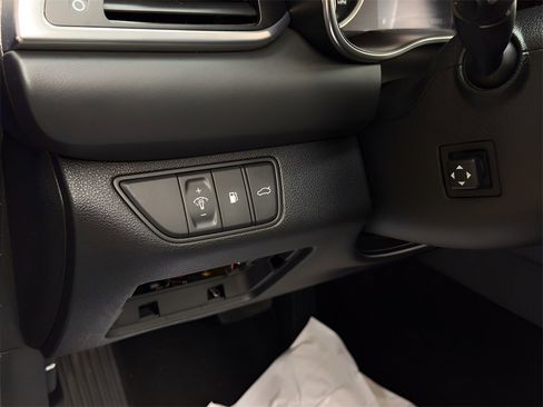 Used 2023 Genesis G70 3.3T image 21