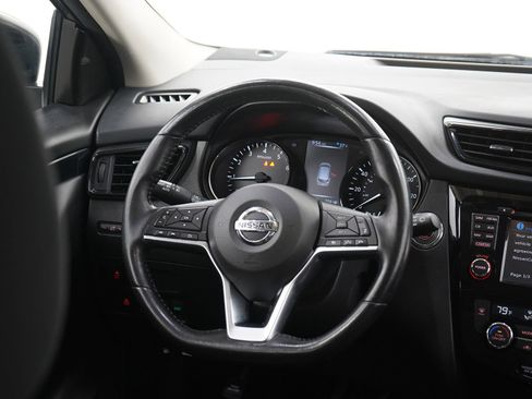 Used 2018 Nissan Rogue Sport SV w/ SV Technology Package image 16