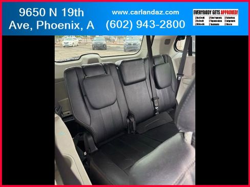 Used 2016 Chrysler Town & Country Touring image 11
