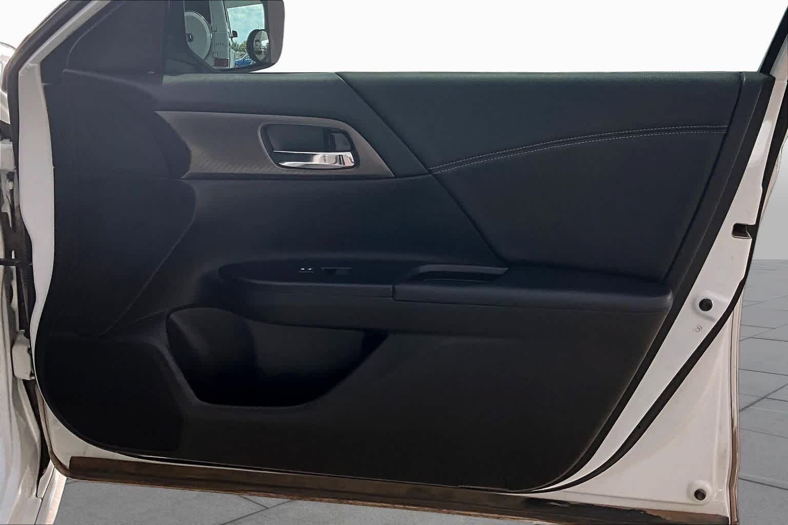 Used 2016 Honda Accord Sport image 21