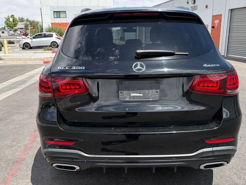 Used 2021 Mercedes-Benz GLC 300 4MATIC w/ AMG Line image 4