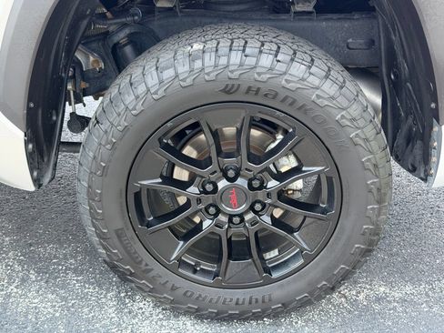 Used 2025 Toyota Tundra SR5 w/ SR5 Premium Package AWD/4WD image 33