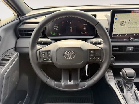 Used 2026 Toyota RAV4 SE w/ Convenience Package AWD/4WD image 12