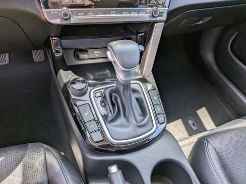 Certified 2025 Kia Seltos EX FWD image 25
