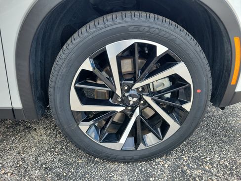 Used 2024 Mitsubishi Outlander SE AWD/4WD image 9