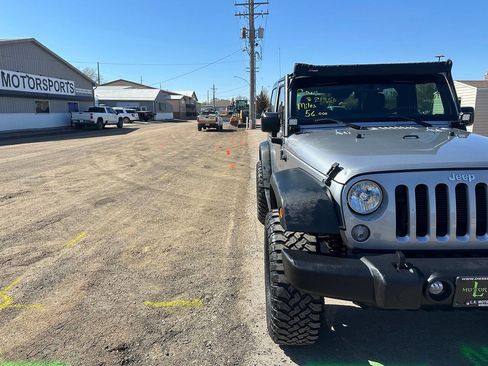 Used 2017 Jeep Wrangler Sport w/ Quick Order Package 24S AWD/4WD image 26