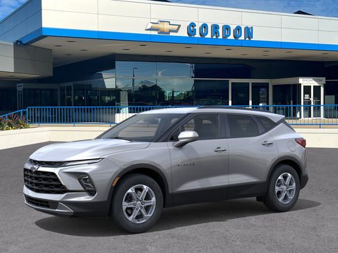 New 2026 Chevrolet Blazer LT w/ Convenience Package FWD image 2