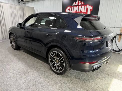 Used 2023 Porsche Cayenne Platinum Edition AWD/4WD image 6