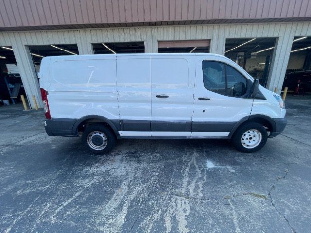 Used 2015 Ford Transit 250 130 Low Roof RWD image 7