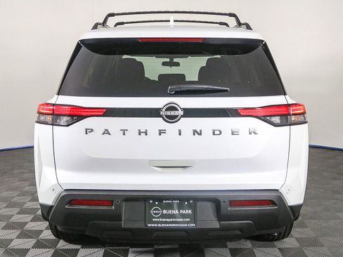 Certified 2025 Nissan Pathfinder SV image 7