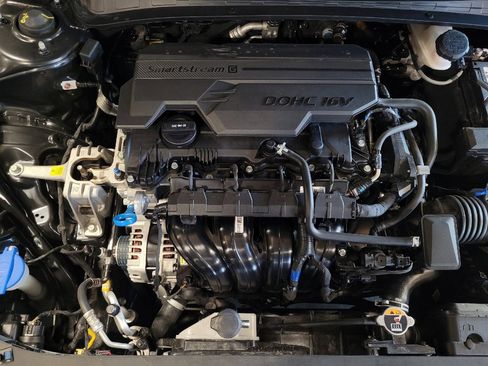Used 2025 Hyundai Elantra SE FWD image 30