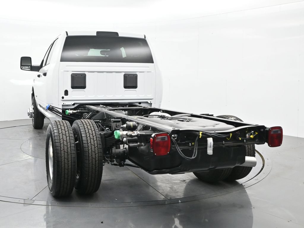 New 2026 RAM 3500 Big Horn AWD/4WD image 9