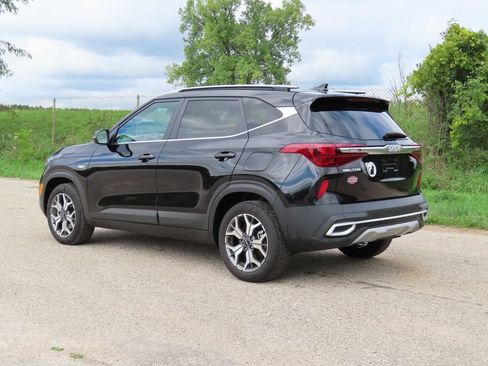 Certified 2023 Kia Seltos EX AWD/4WD image 7