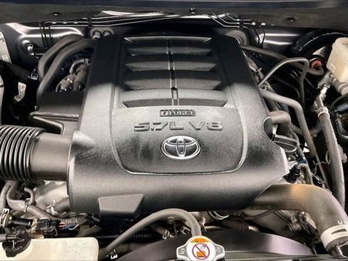 Used 2021 Toyota Tundra Limited w/ Limited Premium Package AWD/4WD image 9
