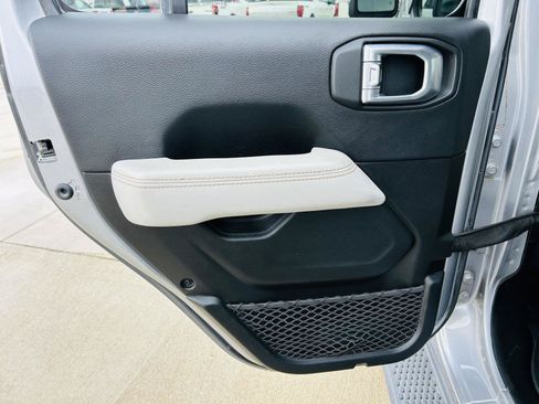 Used 2021 Jeep Wrangler Unlimited Sahara AWD/4WD image 24