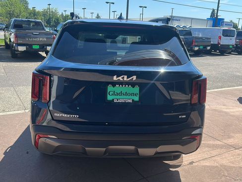 Used 2024 Kia Sorento SX AWD/4WD image 4